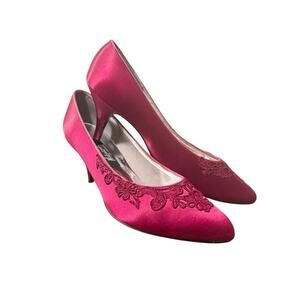 Vintage Notorious by Chandlers Ruby Red Pumps Heels Dressy Shoes Size 8.5